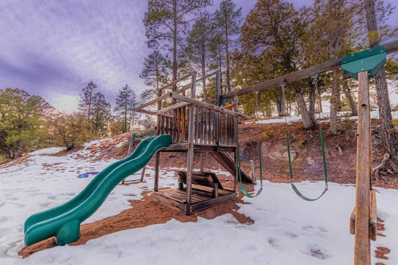 Cabin #3 Rainbow Trout - Pet Friendly- Sleeps 6 - Playground & Game Room بايسون المظهر الخارجي الصورة